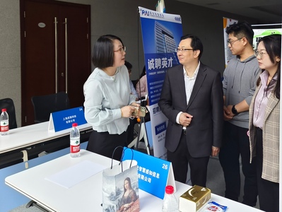 刘峰副书记与南京派光人事经理陆梅交流招聘需求 刘峰副书记与南京派光人事经理陆梅交流招聘需求